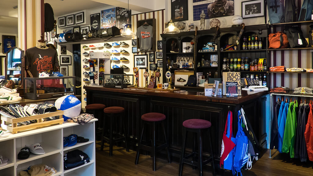 Hamburg-Store Tresen CasualCouture