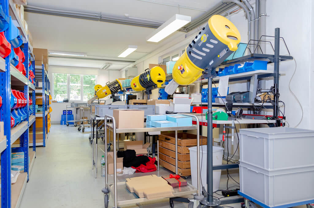 Fünf Packstationen im Versandlager Wolkenseifen.de