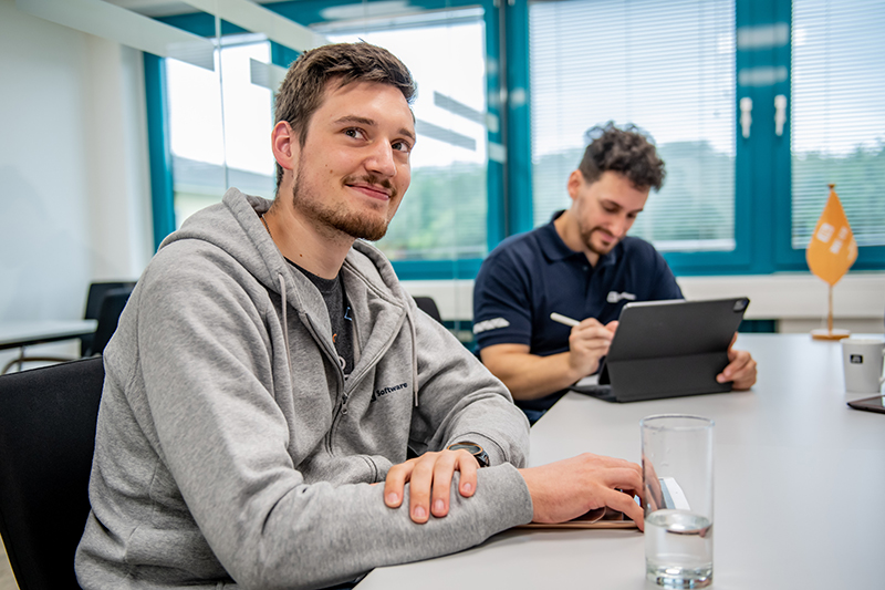 Max JTL-Mitarbeiter im Meeting