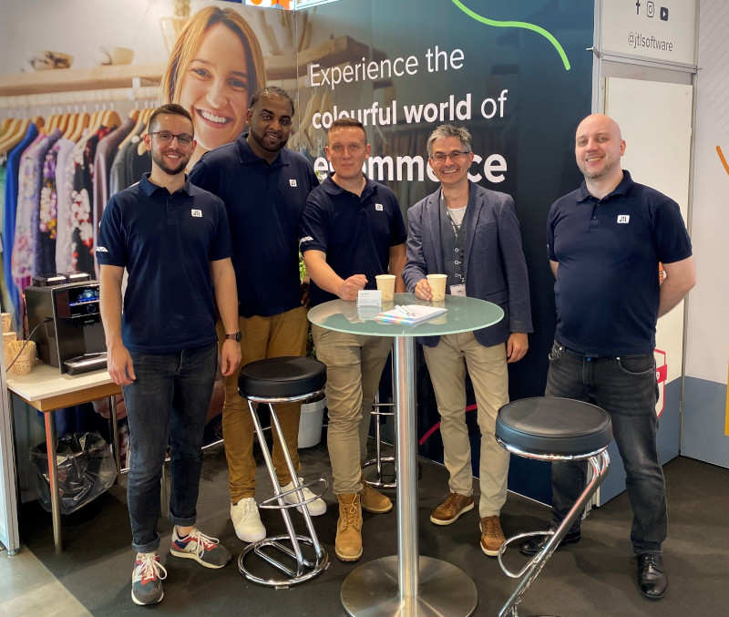 Mitarbeiter von JTL präsentieren sich auf der LogiMAT