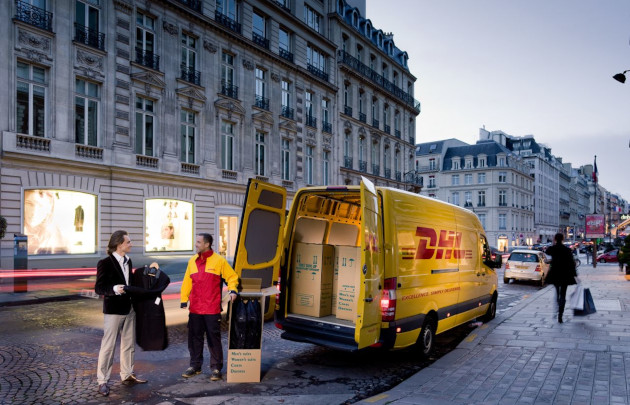 DHL Auto Lieferung in Paris