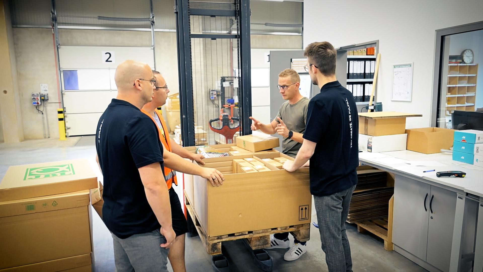 Besprechung Im Lager MegaZoo