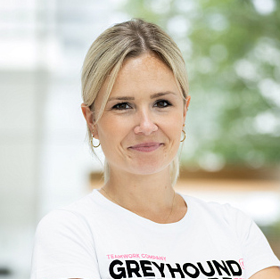 Jenny Füllenbach GREYHOUND