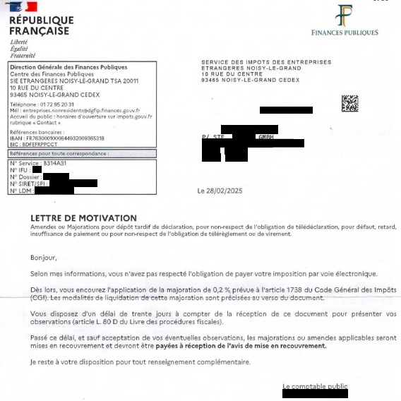 Offizielles Schreiben der französischen Steuerbehörde („Lettre de Motivation“) mit Hinweis auf die Pflicht zur elektronischen Steuerzahlung und die daraus resultierende Strafgebühr bei Verstoß gegen Artikel 1738 CGT.