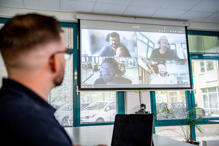JTL-Mitarbeiter in der Videokonferenz